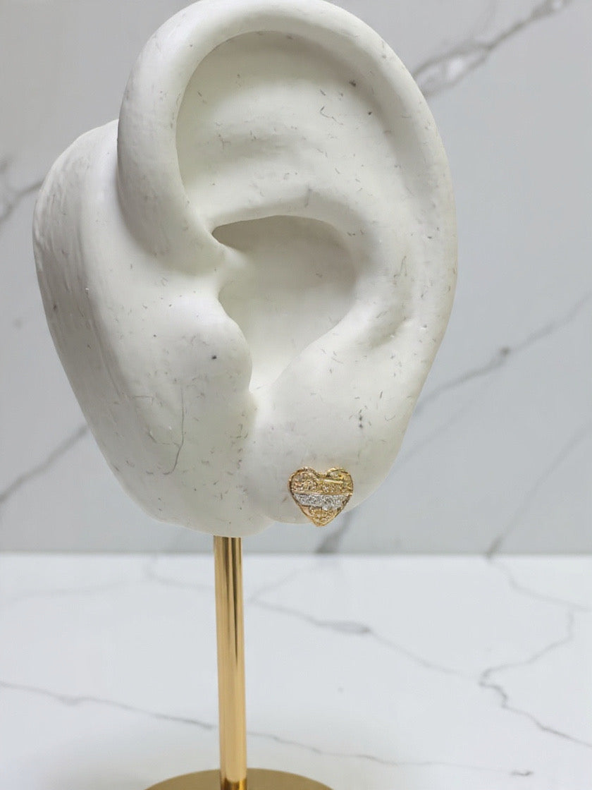 Brinco três corações em ouro 18k